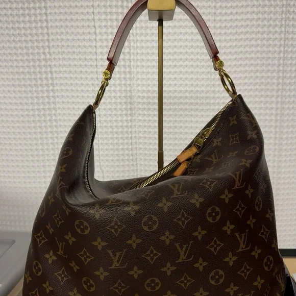 Louis Vuitton Sully MM Monogram Shoulder Bag - Picture 2 of 16